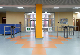 Elektronisches Eingangsportale KT02, Absperrungen BH02, Schule № 11, Vidnoje